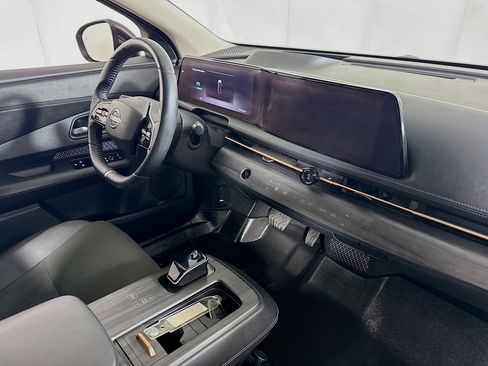 Used 2023 Nissan Ariya FWD image 28