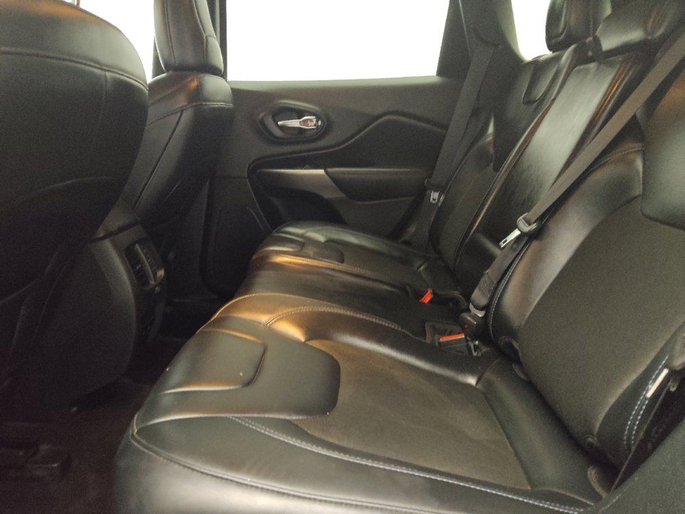 Used 2020 Jeep Cherokee Latitude Plus FWD image 18