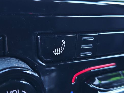 Used 2025 Jeep Grand Cherokee Altitude image 27