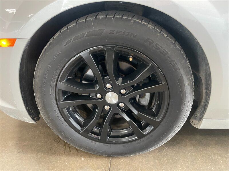 Used 2014 Chevrolet Camaro LT RWD image 19