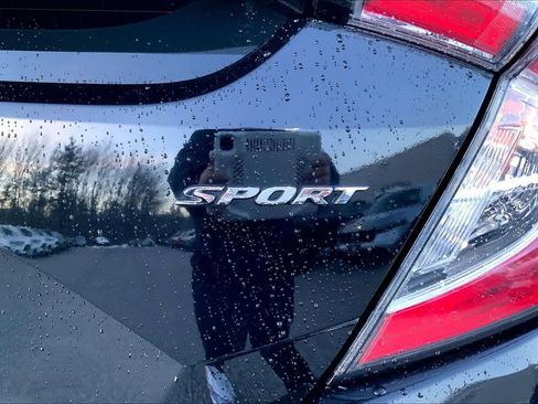 Used 2018 Honda Civic Sport image 9