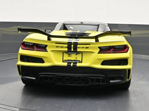 Used 2023 Chevrolet Corvette Z06 RWD image 4