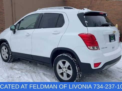 Certified 2022 Chevrolet Trax LT w/ LT Convenience Package image 6