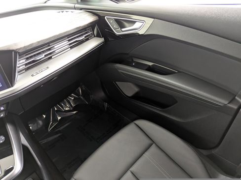 Used 2024 Audi Q4 e-tron Premium AWD/4WD image 11