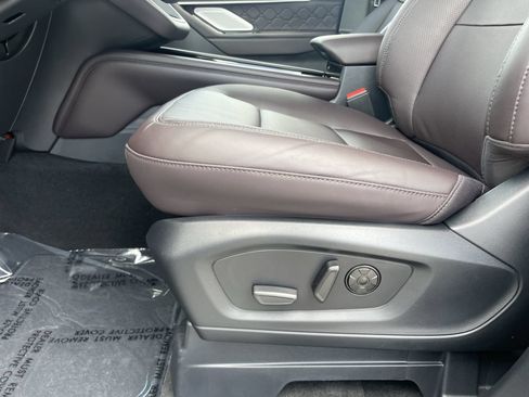 New 2026 Ford Explorer Platinum w/ LUX Leather Package AWD/4WD image 22