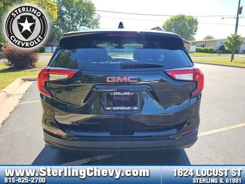 Used 2023 GMC Terrain SLT w/ Elevation Edition image 6