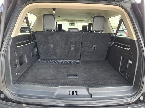 Used 2023 Ford Expedition Max XLT image 9