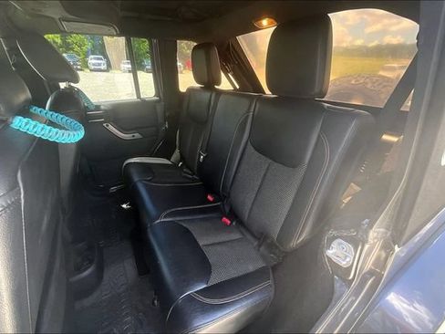Used 2017 Jeep Wrangler Unlimited Sahara AWD/4WD image 23