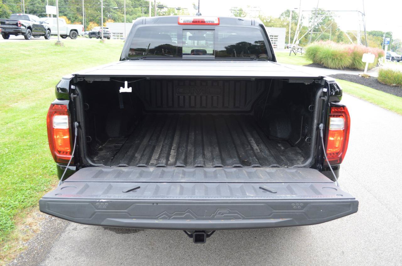 Used 2025 GMC Canyon Denali AWD/4WD image 15