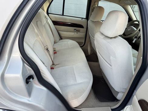 Used 2008 Mercury Grand Marquis GS RWD image 20