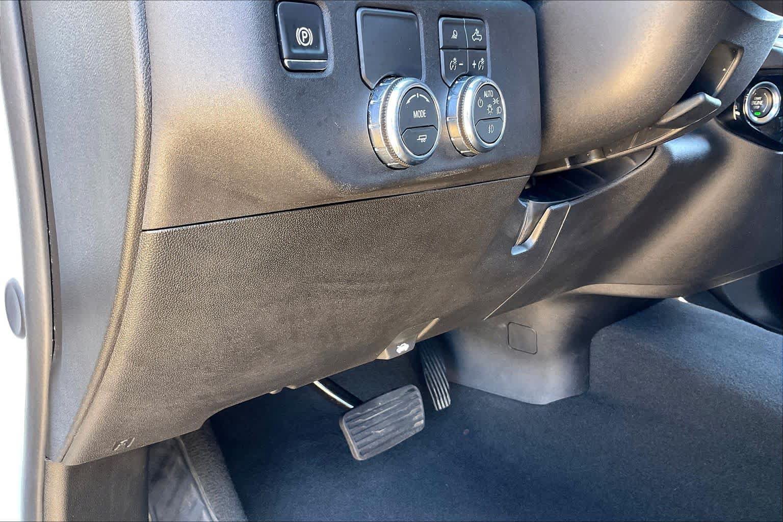 Used 2026 GMC Sierra 1500 SLT RWD image 31