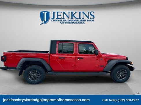 New 2025 Jeep Gladiator Sport image 2