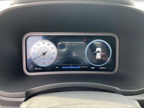 Used 2023 Hyundai Kona Limited AWD/4WD image 21