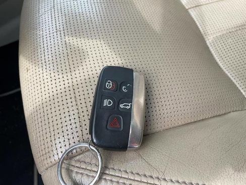 Used 2017 Land Rover Discovery Sport HSE AWD/4WD image 46