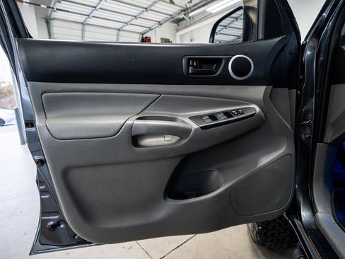 Used 2014 Toyota Tacoma 4x4 Double Cab image 31