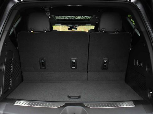 New 2026 Chevrolet Tahoe Premier w/ Sun And Tow Package AWD/4WD image 8