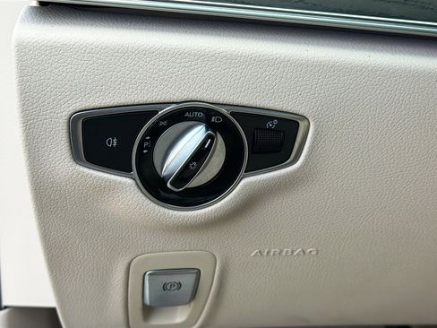 Used 2020 Mercedes-Benz E 350 Sedan image 34