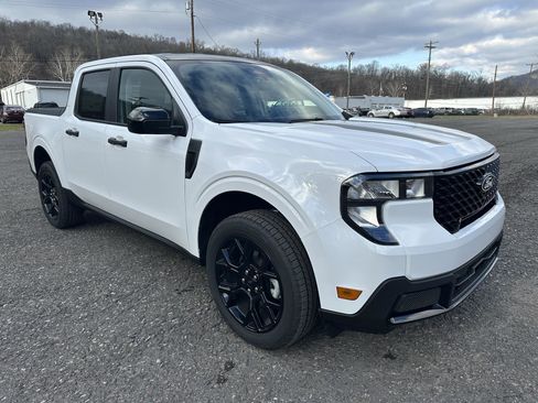 New 2025 Ford Maverick XLT w/ Black Appearance Package image 3