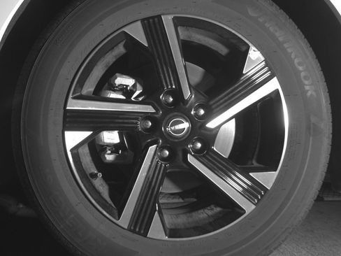 Used 2025 Nissan Sentra SV image 12