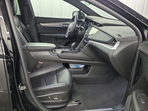 Used 2023 Cadillac XT5 Luxury AWD/4WD image 3