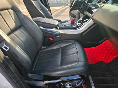 Used 2019 Land Rover Range Rover Sport HSE AWD/4WD image 25