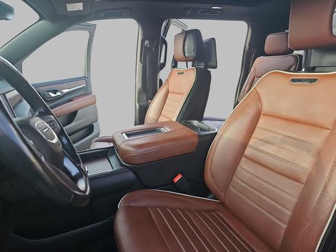 Used 2023 GMC Yukon XL Denali Ultimate w/ LPO, Floor Liner Package AWD/4WD image 19
