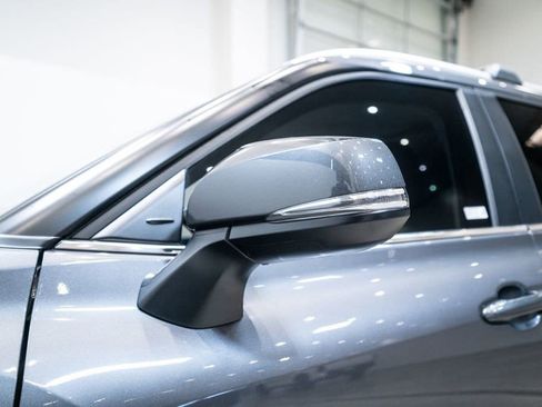 Certified 2023 Toyota Highlander LE image 12