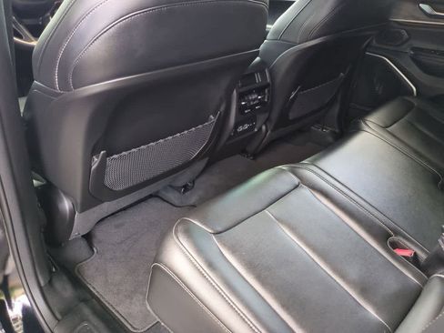 Certified 2025 Jeep Grand Cherokee Limited RWD image 19