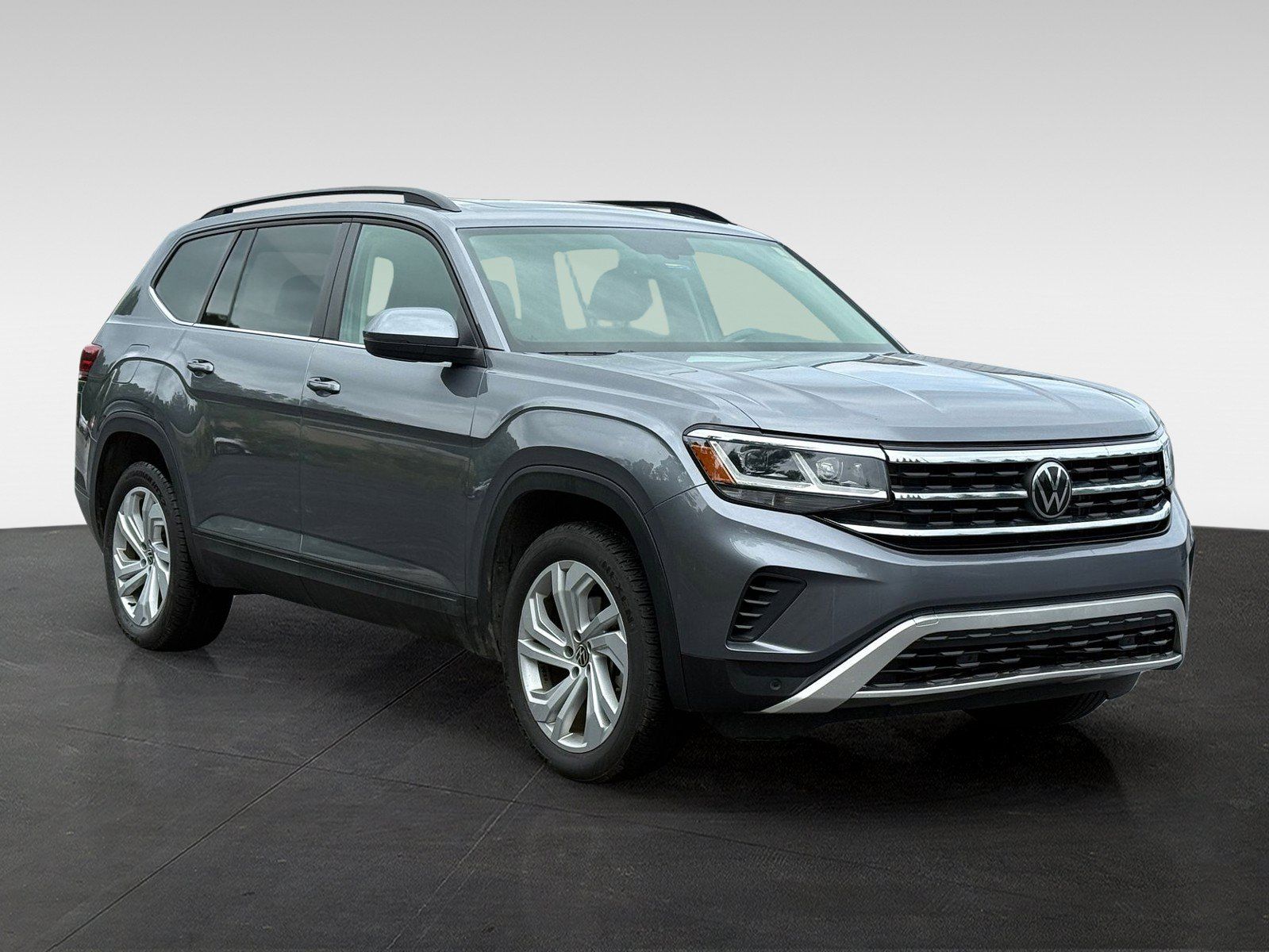 Used 2023 Volkswagen Atlas SE w/ Panoramic Sunroof Package AWD/4WD image 3