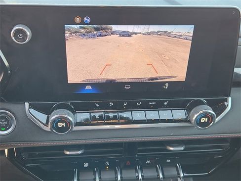 Used 2025 Chevrolet Colorado Z71 image 17