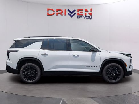 New 2026 Chevrolet Traverse LT w/ Midnight/Sport Edition FWD image 5