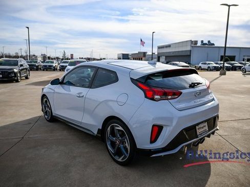 Used 2020 Hyundai Veloster Turbo image 3