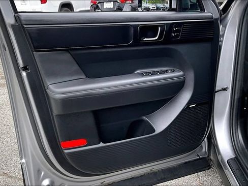Used 2025 Hyundai Santa Fe Calligraphy FWD image 17
