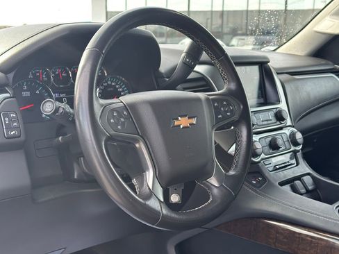 Used 2019 Chevrolet Suburban LT image 26