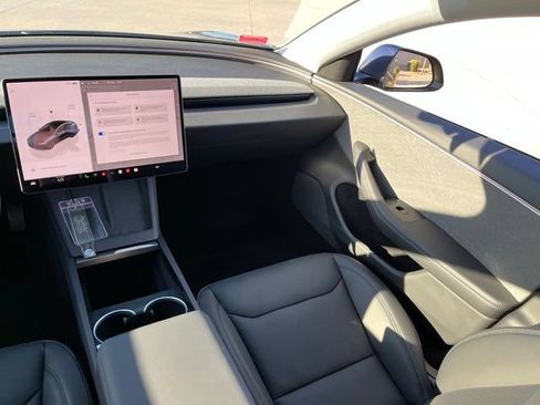 Used 2025 Tesla Model 3 Long Range RWD image 8