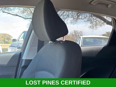 Used 2025 Hyundai Kona SEL image 12