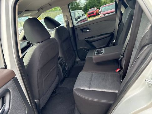 Used 2022 Nissan Rogue SV AWD/4WD image 19