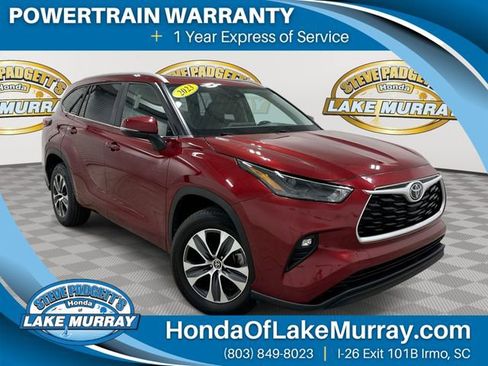 Used 2023 Toyota Highlander XLE FWD image 1