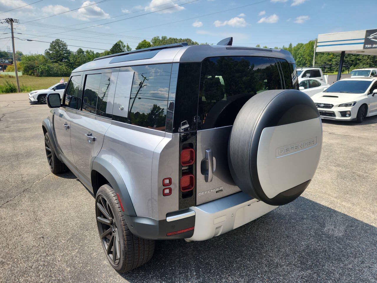 Used 2021 Land Rover Defender 110 SE AWD/4WD image 8