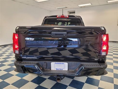 Used 2023 Chevrolet Colorado LT w/ LT Convenience Package II image 9