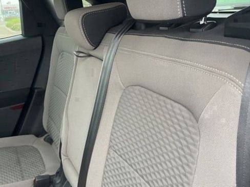 Used 2020 Ford Escape SE image 9