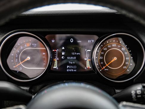 Used 2020 Jeep Wrangler Unlimited Sahara AWD/4WD image 17