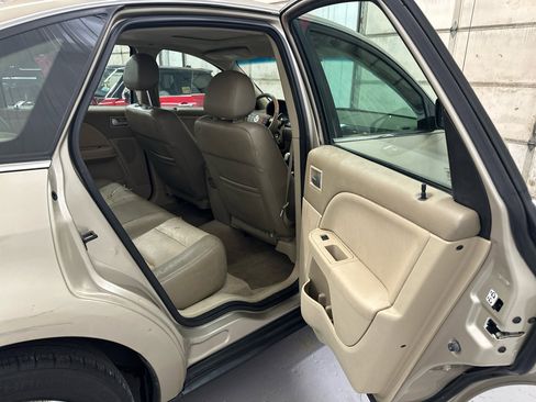 Used 2005 Mercury Montego Luxury image 29