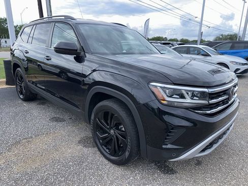 Used 2023 Volkswagen Atlas SE w/ Black Wheel Package FWD image 2