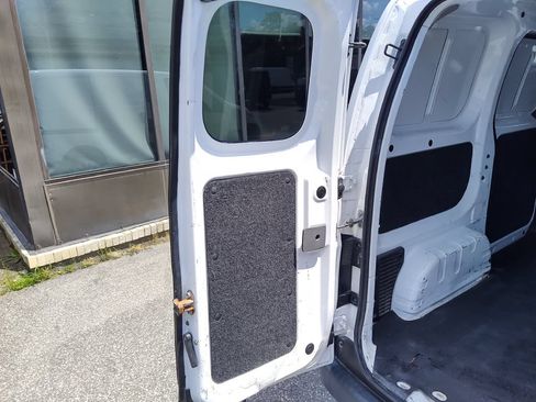 Used 2017 Nissan NV200 S w/ Cruise Control Package FWD image 15
