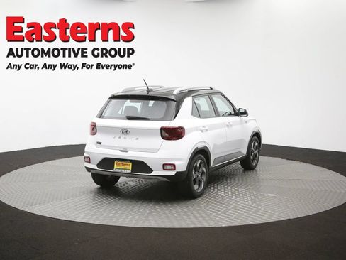 Used 2025 Hyundai Venue Limited FWD image 39