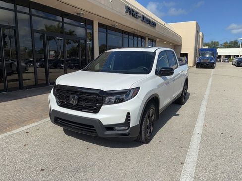Used 2024 Honda Ridgeline Black Edition image 2