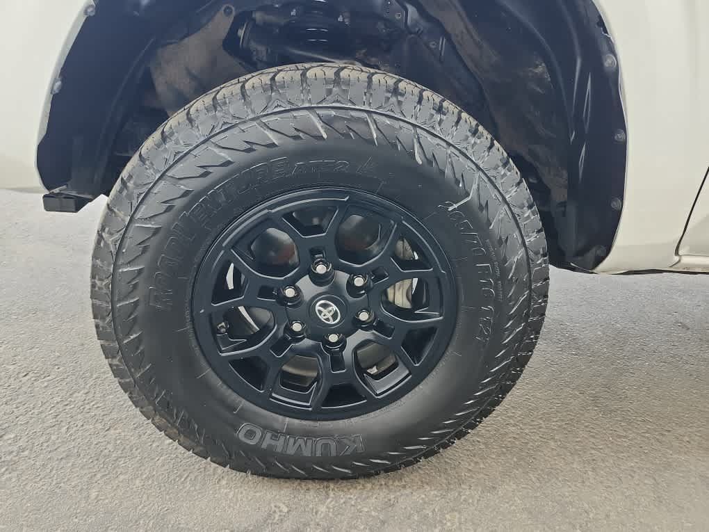 Used 2020 Toyota Tacoma SR AWD/4WD image 7