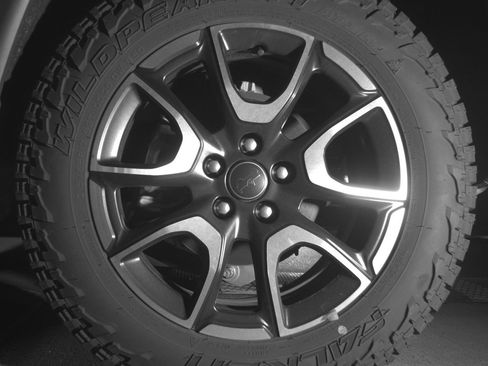 Used 2025 Jeep Compass Trailhawk image 14