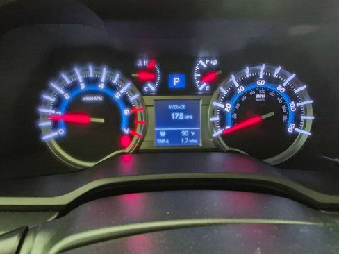 Used 2018 Toyota 4Runner Limited AWD/4WD image 15